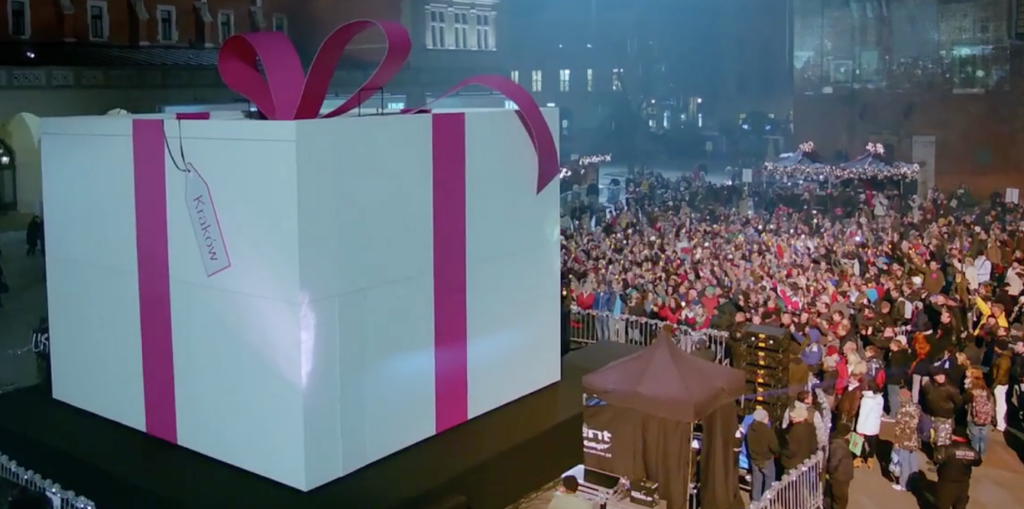 Neil Scrivener led a Christmas outdoor project for T-mobile across multiple cities and countries, with a star performance by Mariah Carey